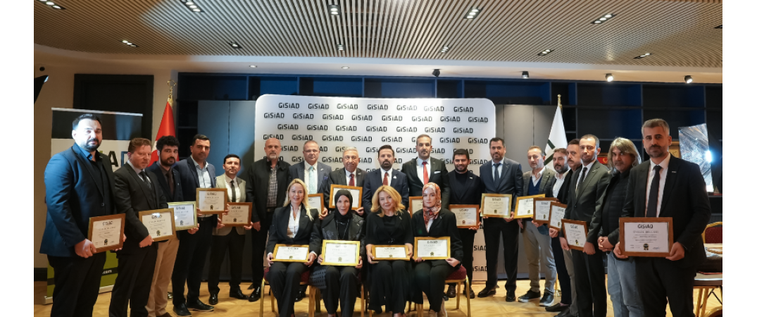 GİSİAD Genel Merkezimizde Üyelik Beratı Heyecanı